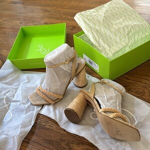 Kia Beads Block Heel Sandal
Beige/Bleached Beechwood / Size 7